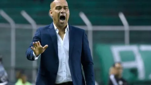 ¿Sacó la tablet? La tristeza de Dudamel por el empate con ante Atlético Nacional