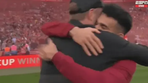 El más querido por Klopp: lindo abrazo entre Luis Díaz y el DT de Liverpool