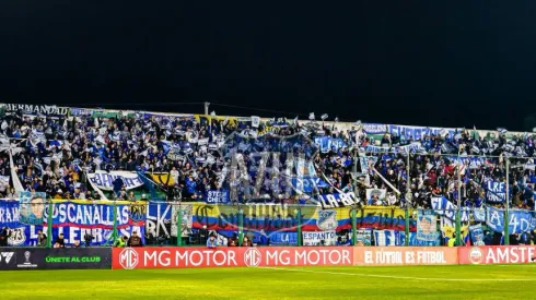 Monumental acompañamiento de la hinchada de Millonarios en Argentina