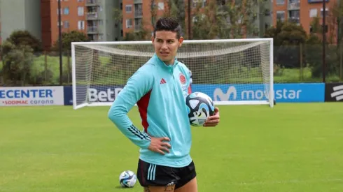 ¿Juega en el FPC? James posó con la camiseta de un equipo colombiano