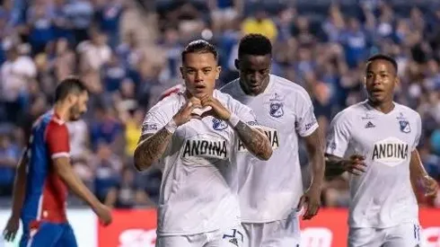 Leo Castro le dio el empate a Millonarios ante Crystal Palace con un golazo