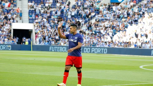 Radamel Falcao recibió homenaje por parte del Porto y sus hinchas.
