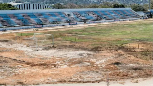 Triste imagen: histórico estadio del fútbol colombiano está completamente abandonado