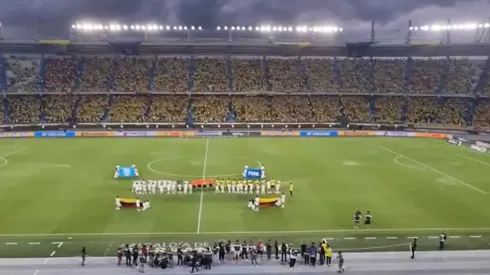 Con orgullo y pasión: así se cantó el himno de Colombia en el Metropolitano