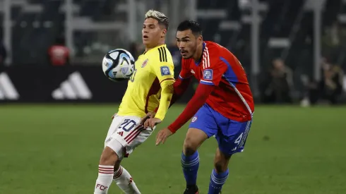 Juanfer Quintero y su dura queja por el estado de cancha en el empate ante Chile