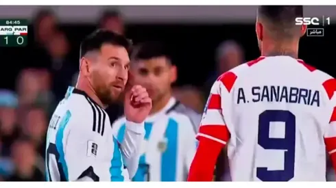 Antonio Sanabria y el desagradable gesto que tuvo con Lionel Messi en Eliminatorias.
