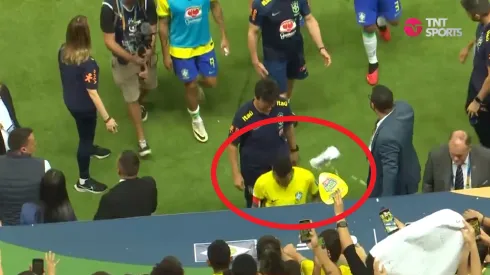Así fue la agresión de hinchas de Brasil a Neymar en Cuiabá.
