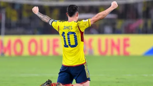 James Rodríguez festeja la victoria de Colombia ante Brasil en Eliminatorias.
