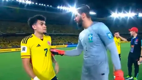 Así fue el encuentro de Luis Díaz y Alisson tras la victoria de Colombia sobre Brasil en Eliminatorias.
