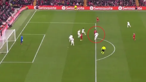 El pase de Luis Díaz para Salah en la jugada del segundo gol del Liverpool.
