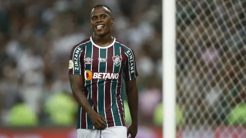 Jhon Arias con Fluminense ante Chapecoense en el Brasileirao 2021.
