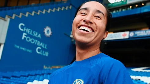 Mayra Ramírez fue presentada oficialmente como jugadora del Chelsea femenino.
