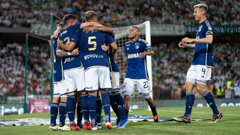 Jugadores de Millonarios festejando el gol ante Atlético Nacional.
