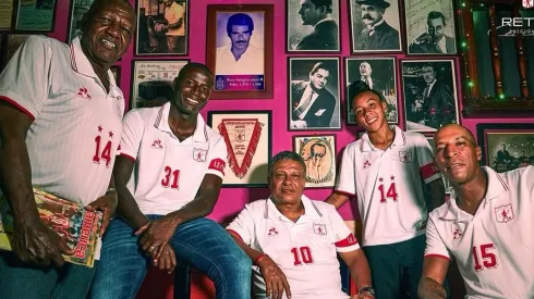 Los ídolos de América de Cali con la nueva camiseta.
