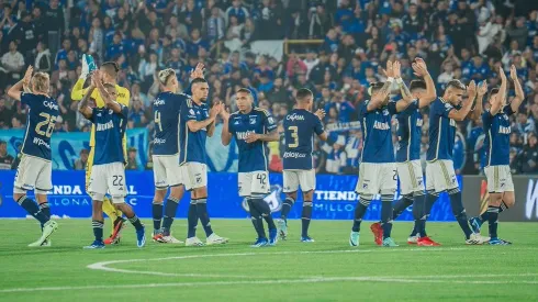 Jugadores de Millonarios saludando a los hinchas en El Campín.
