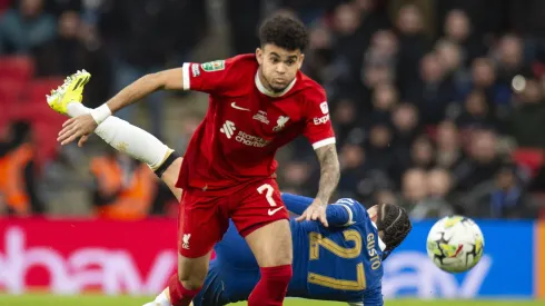 Football – Football League Cup – Final – Chelsea FC v Liverpool FC LONDON, ENGLAND – Sunday, February 25, 2024: Luis Diaz of Liverpool ia with Malo Gusto of Chelsea during the Football League Cup Final match between Chelsea FC and Liverpool FC at Wembley Stadium. Photo by Peter Powell.
