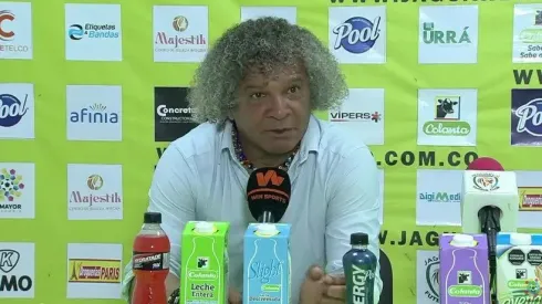 Alberto Gamero en rueda de prensa con Millonarios.
