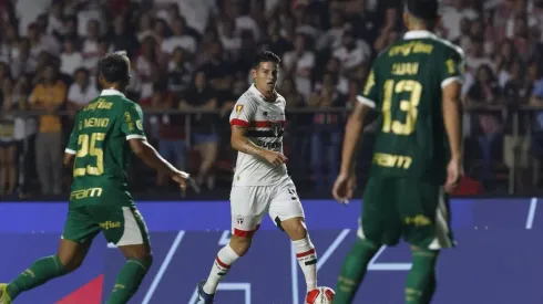 James Rodríguez vs. Palmeiras.
