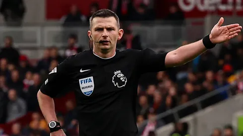 Michael Oliver, árbitro inglés que estará en el juego amistoso entre España y Colombia.
