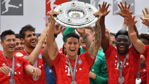 James Rodríguez festejando el título con el Bayern Múnich.

