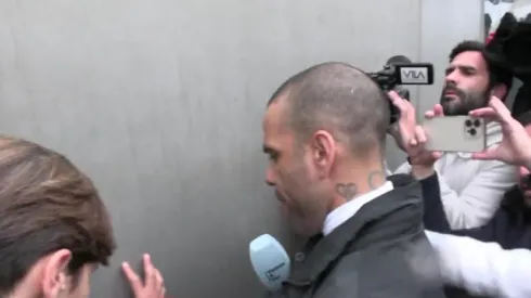 Dani Alves fue encarado fuertemente en la calle: “tienes mucha plata para violar”