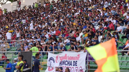 Hinchas de Alianza F.C. ante Deportes Tolima por la fecha 14 como parte de la Liga BetPlay DIMAYOR I 2024.
