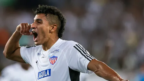 Gabriel Fuentes celebra su gol ante Botafogo en el debut de Junior en la Libertadores 2024.
