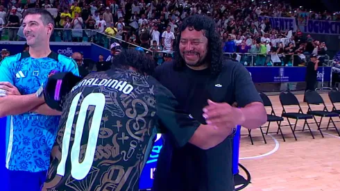 El tremendo gesto de respeto que tuvo Ronaldinho con René Higuita.
