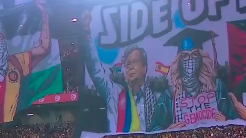 El tifo que hicieron hinchas en Túnez a Gustavo Petro en la final de la Liga de Campeones de África.
