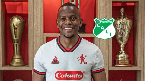 Yerson Candelo posando con la camiseta del América de Cali.
