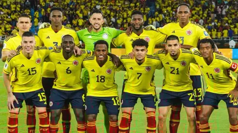 Jugadores de la Selección Colombia de Mayores posando para la foto.
