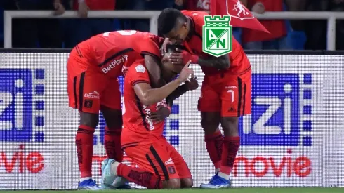 Andrés Sarmiento celebra un gol con América de Cali.
