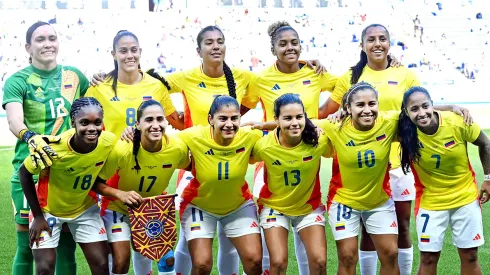 Formación de Colombia en el duelo ante Nueva Zelanda en la rama femenina, por los Juegos Olímpicos.

