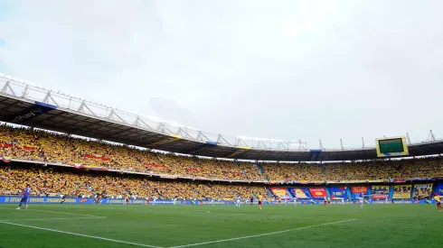 Hinchas de la Selección Colombia en el estadio Metropolitano de Barranquilla.
