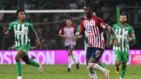 Atlético Nacional ganaba 2-0 ante Junior, cuando el juego fue suspendido y terminado a los 53 minutos del ST.
