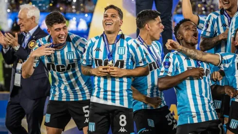 Juan Fernando Quintero celebra el título de la Copa Sudamericana 2024.
