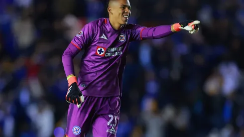 Kevin Mier, arquero de Cruz Azul de México. (Foto: Hector Vivas/Getty Images)
