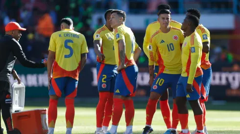 James Rodriguez of Colombia and teammates react in a cooling break during the FIFA World Cup 2026 South American Qualifier match between Bolivia and Colombia at Estadio Municipal de El Alto on October 10, 2024 in El Alto, Bolivia.  (Photo by Gaston Brito Miserocchi/Getty Images)
