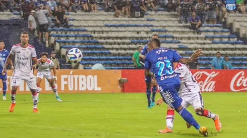 Con un golazo de Miller Bolaños, Emelec da el primer golpe ante Deportivo Cuenca (VIDEO)