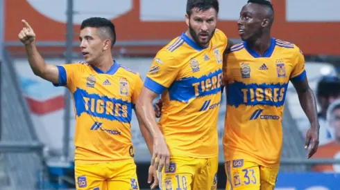 Tigres players celebrate against Monterrey (Getty).
