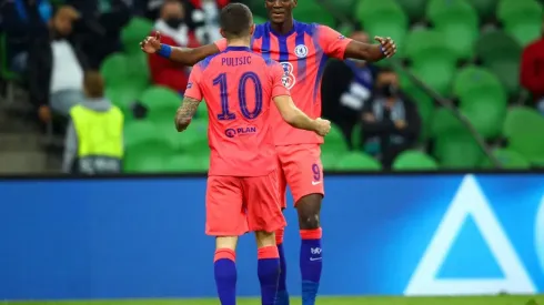 Pulisic celebrates with Tammy Abraham after scoring Chelsea's 4th goal of the night. (Getty)
