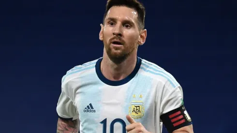 Lionel Messi playing for Argentina (Getty)
