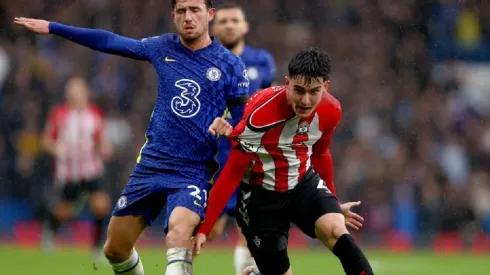 Ben Chilwell of Chelsea (left) tries to stop Valentino Livramento of Southampton
