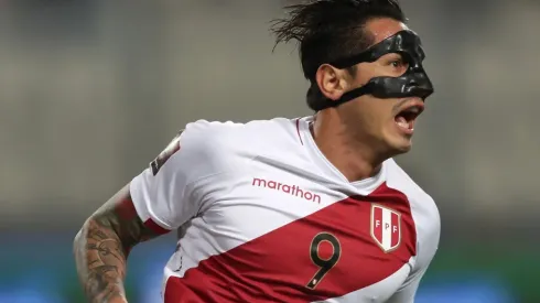 Gianluca Lapadula of Peru.