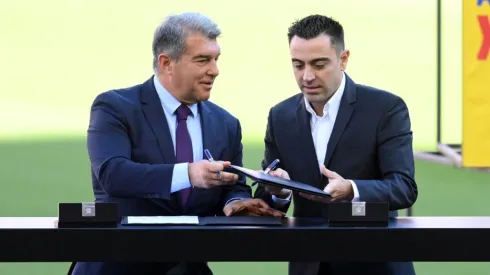 Barcelona president Joan Laporta and new Barca head coach Xavi Hernandez may plan to make a move for a Chelsea veteran.