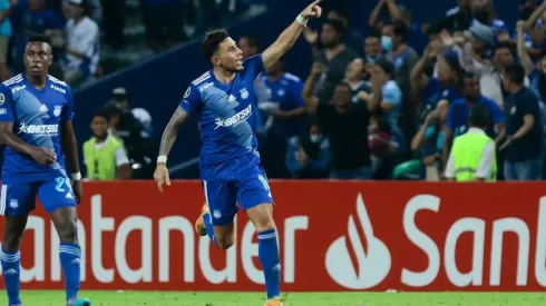 Joao Rojas celebrates a goal of Emelec
