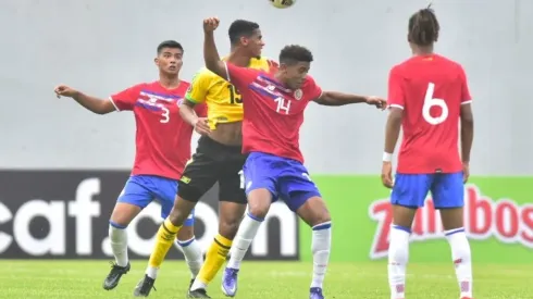 Costa Rica players in the game against Jamaica
