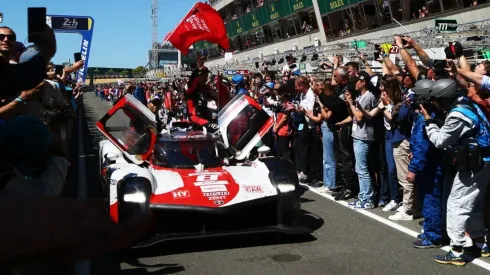 Sebastien Buemi, Brendon Hartley, Ryo Hirakawa celebrate their victory in Le Mans
