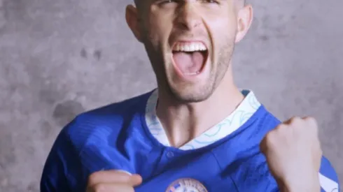 Christian Pulisic in Chelsea's new home kit
