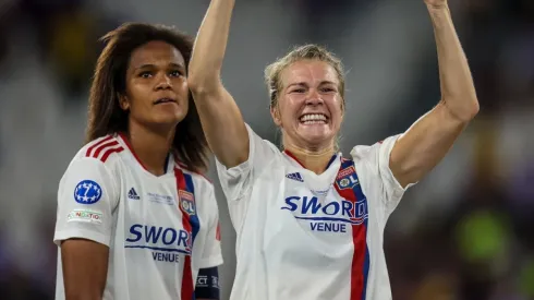 Ada Hegerberg (R) of Olympique Lyon
